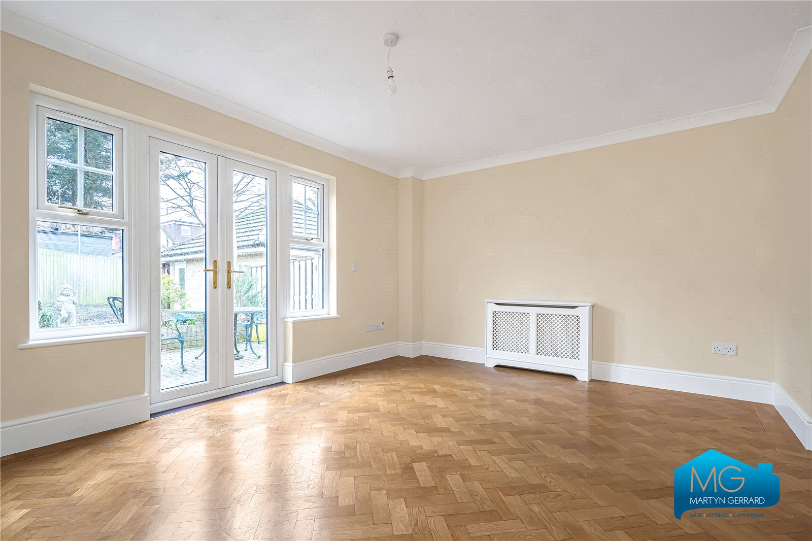 3 bedroom Semi-Detached House to rent - Martyn Gerrard