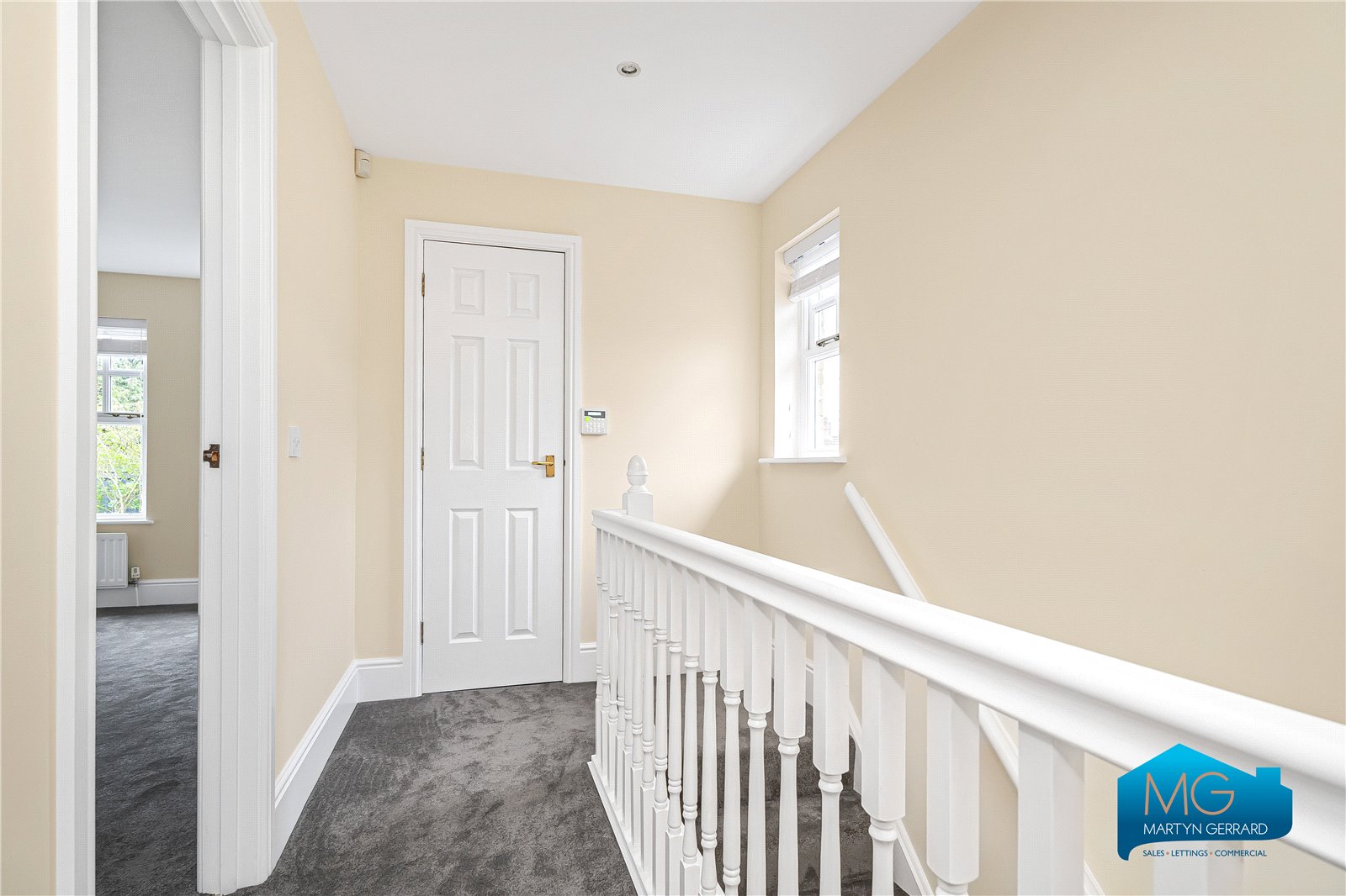 3 bedroom Semi-Detached House to rent - Martyn Gerrard
