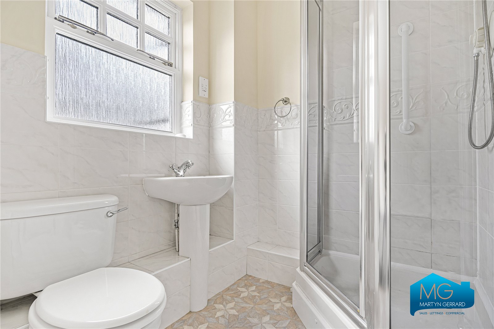 3 bedroom Semi-Detached House to rent - Martyn Gerrard