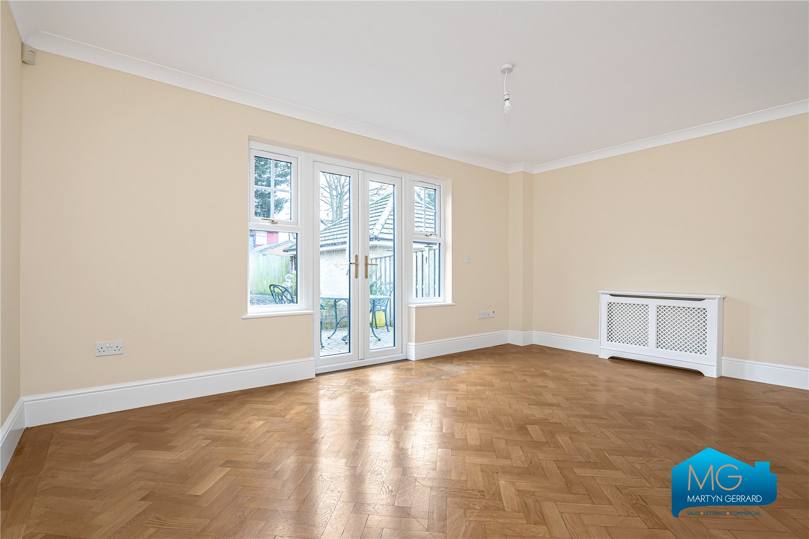 3 bedroom Semi-Detached House to rent - Martyn Gerrard