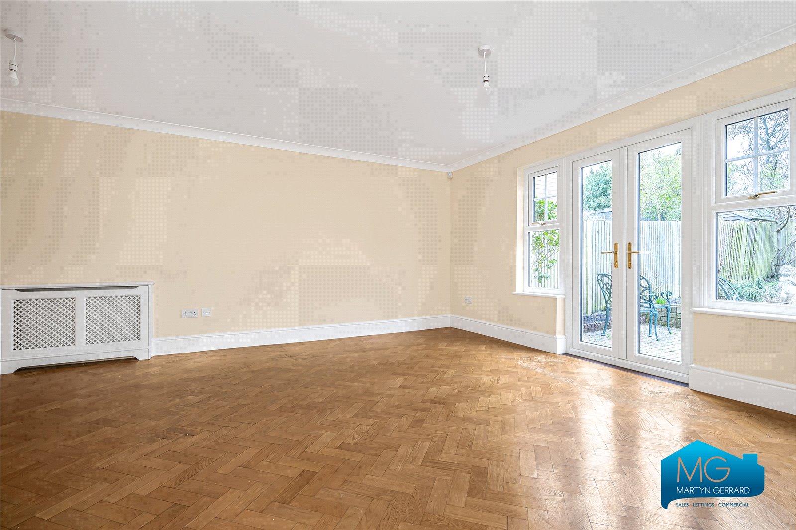 3 bedroom Semi-Detached House to rent - Martyn Gerrard