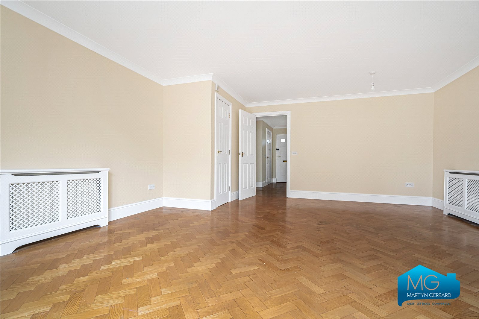 3 bedroom Semi-Detached House to rent - Martyn Gerrard