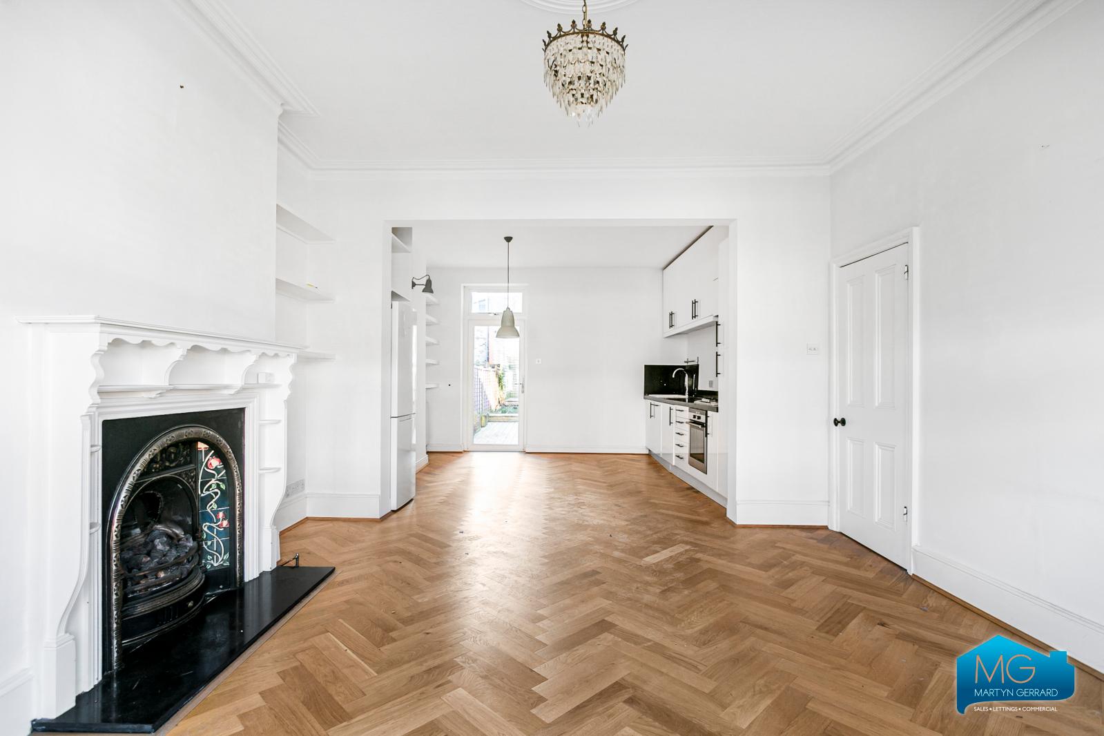 2 bedroom Ground Floor Flat to rent - Martyn Gerrard