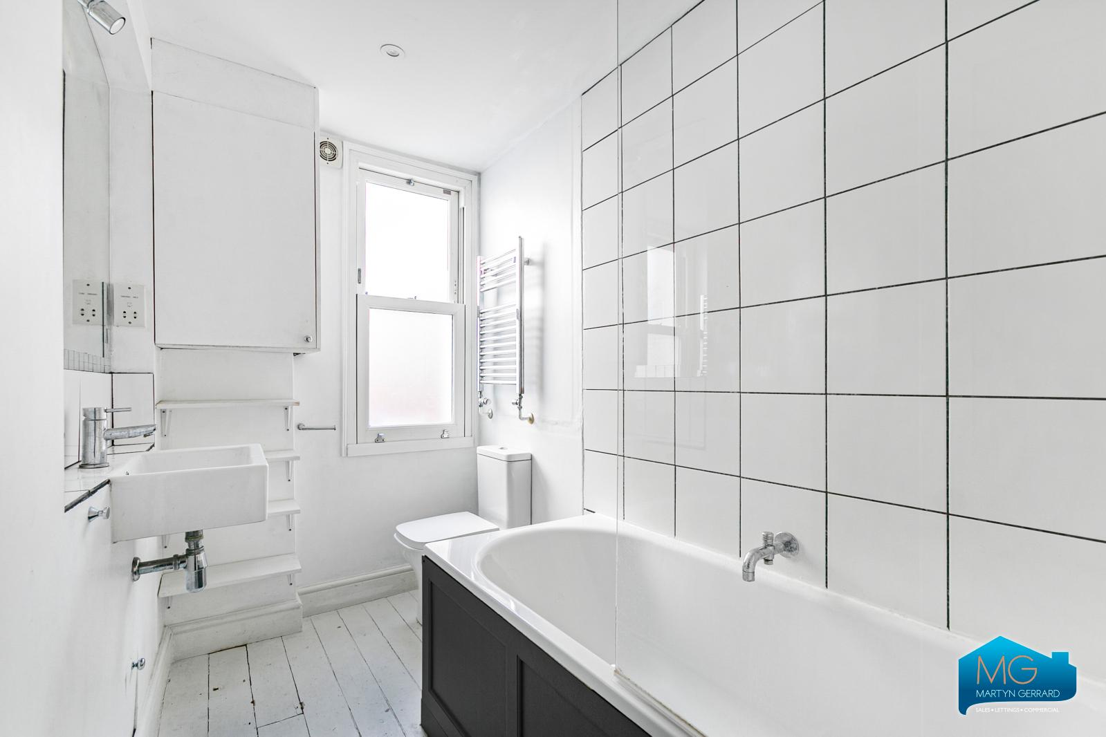 2 bedroom Ground Floor Flat to rent - Martyn Gerrard