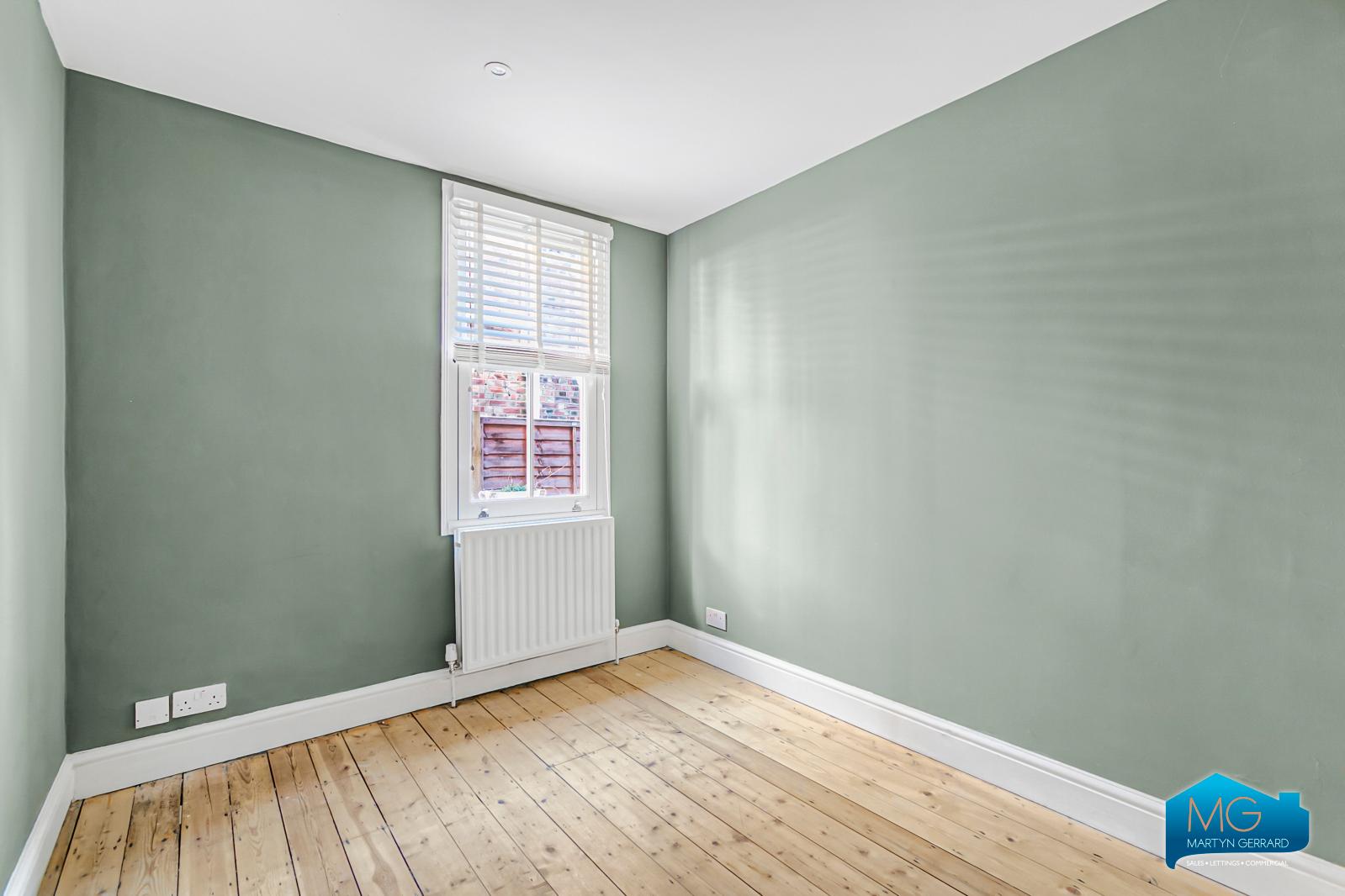 2 bedroom Ground Floor Flat to rent - Martyn Gerrard