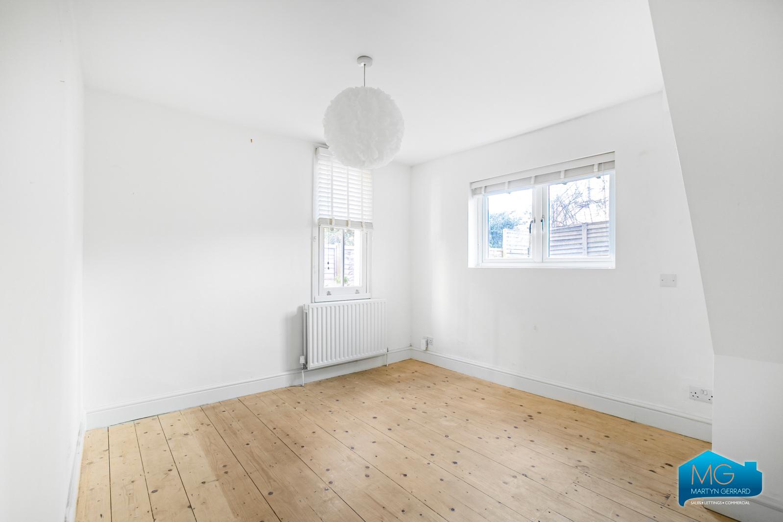 2 bedroom Ground Floor Flat to rent - Martyn Gerrard
