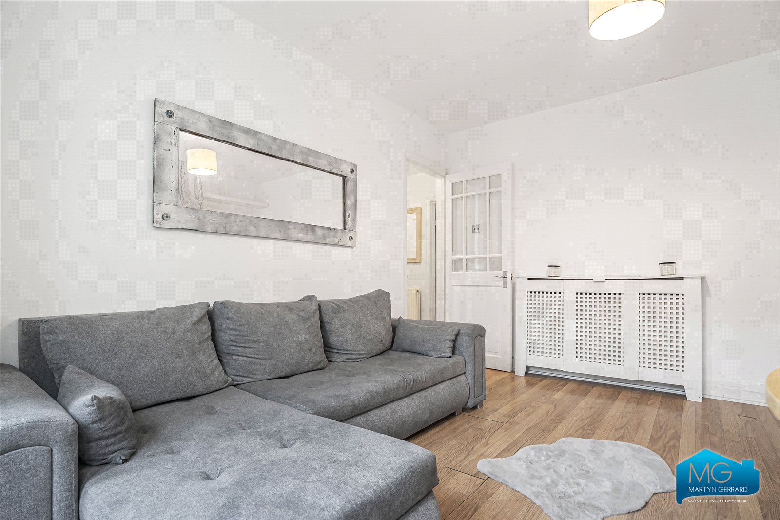 2 bedroom Ground Floor Flat to rent - Martyn Gerrard