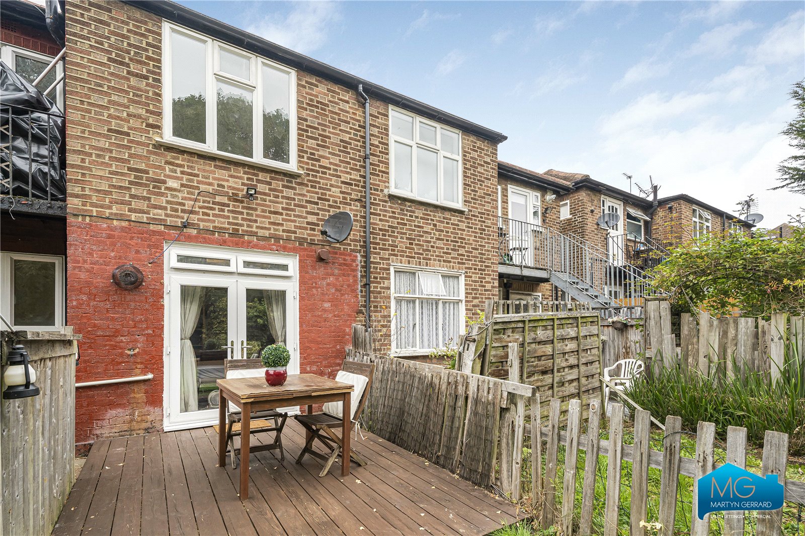 2 bedroom Ground Floor Flat to rent - Martyn Gerrard