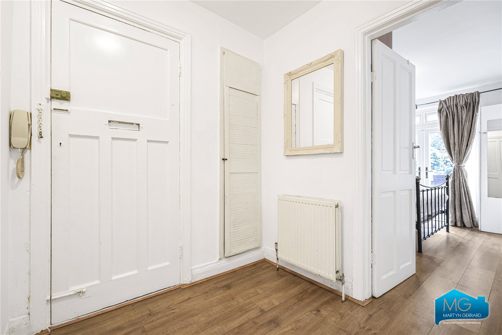 2 bedroom Ground Floor Flat to rent - Martyn Gerrard