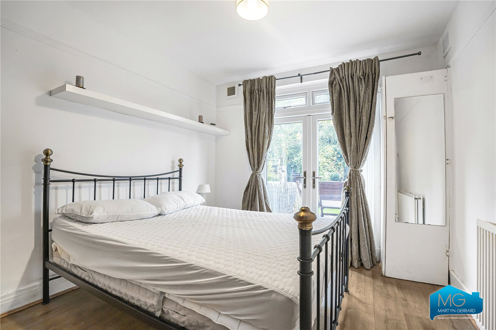2 bedroom Ground Floor Flat to rent - Martyn Gerrard