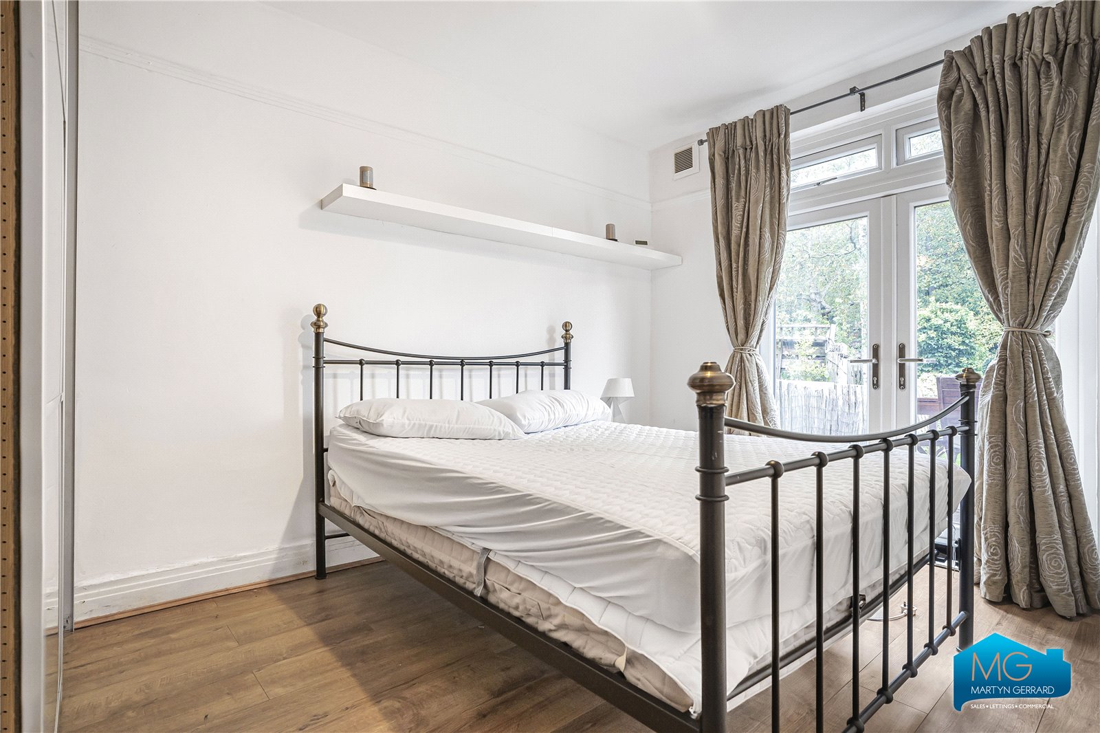 2 bedroom Ground Floor Flat to rent - Martyn Gerrard