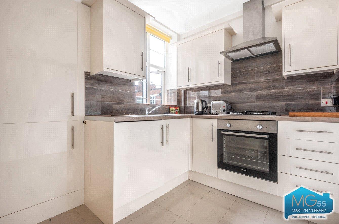 2 bedroom Apartment to rent - Martyn Gerrard