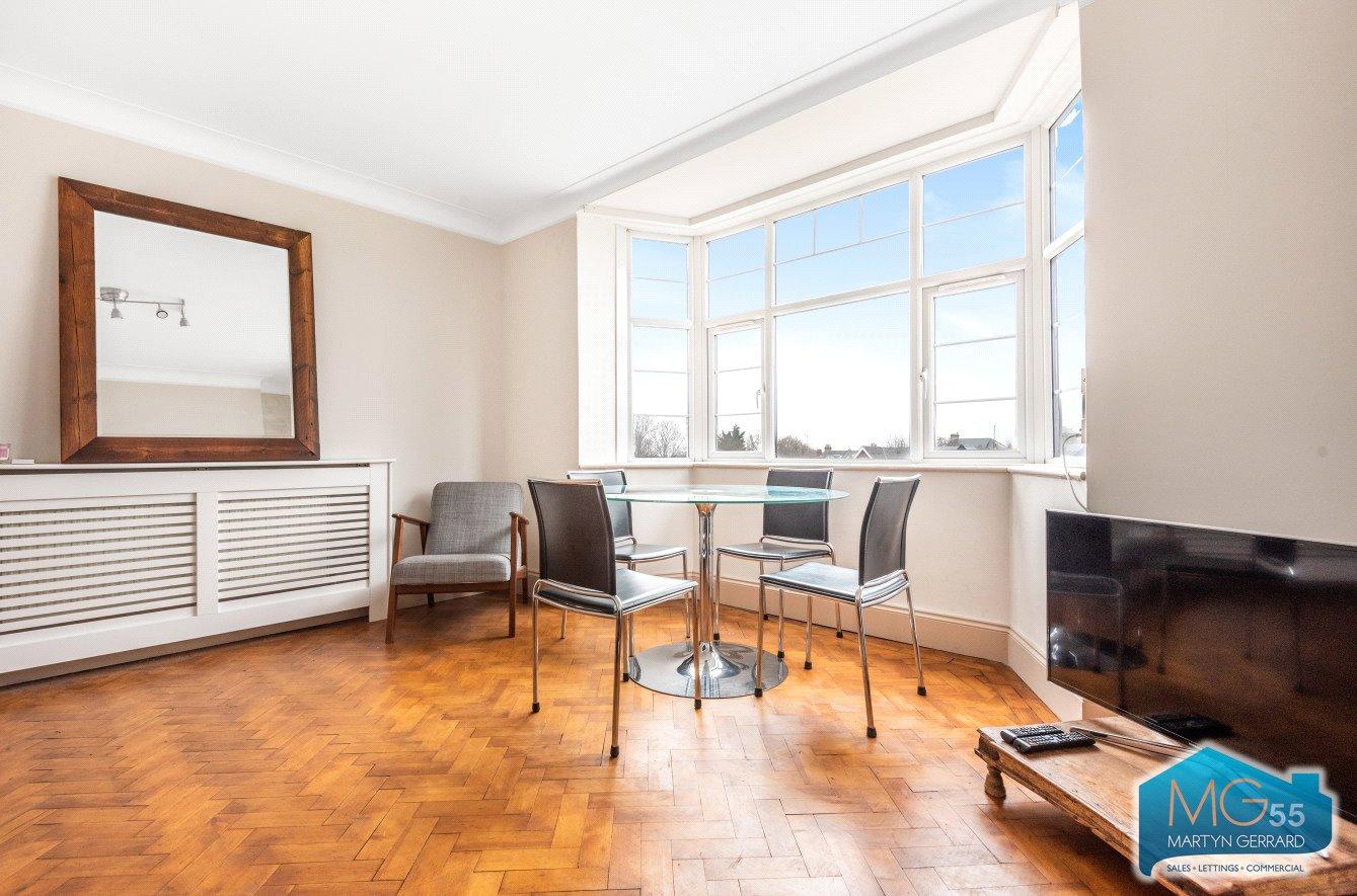 2 bedroom Apartment to rent - Martyn Gerrard
