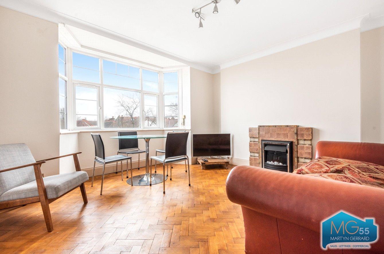 2 bedroom Apartment to rent - Martyn Gerrard