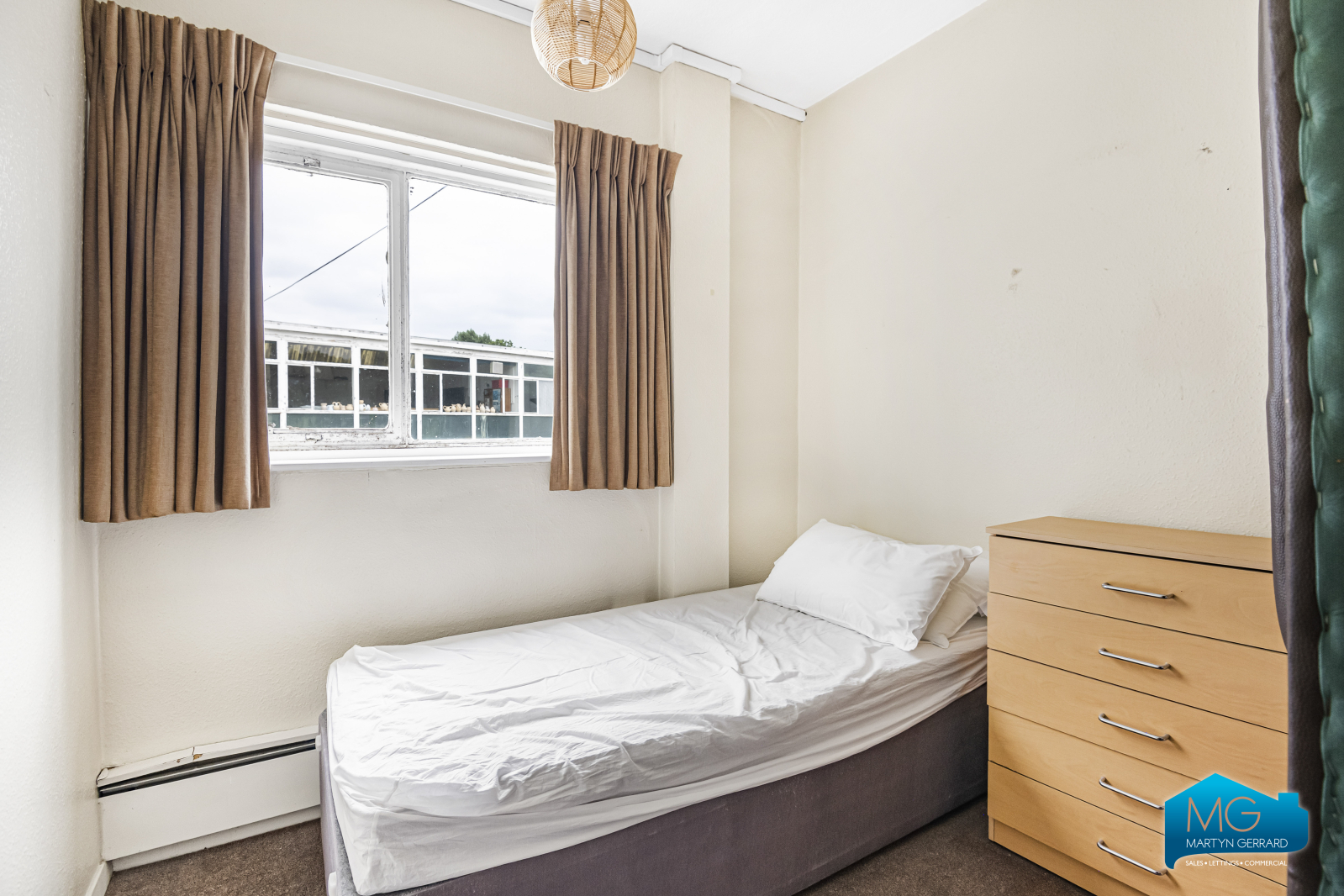 3 bedroom Property to rent - Martyn Gerrard