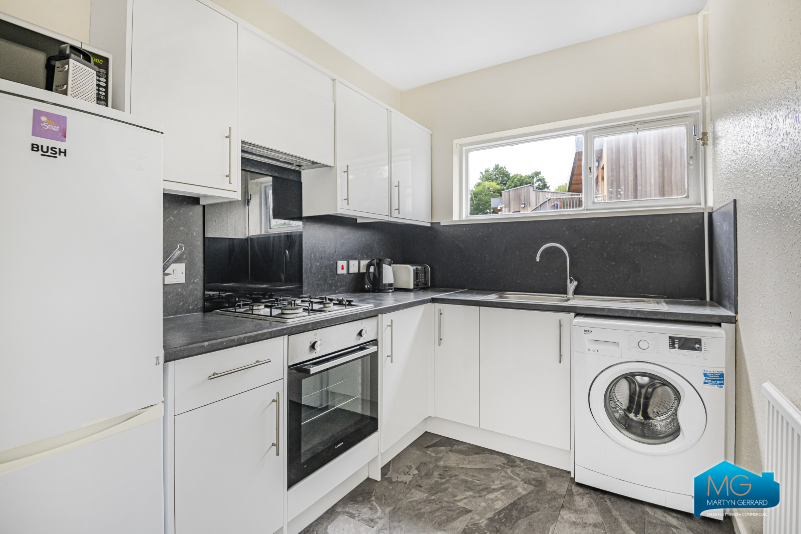 3 bedroom Property to rent - Martyn Gerrard