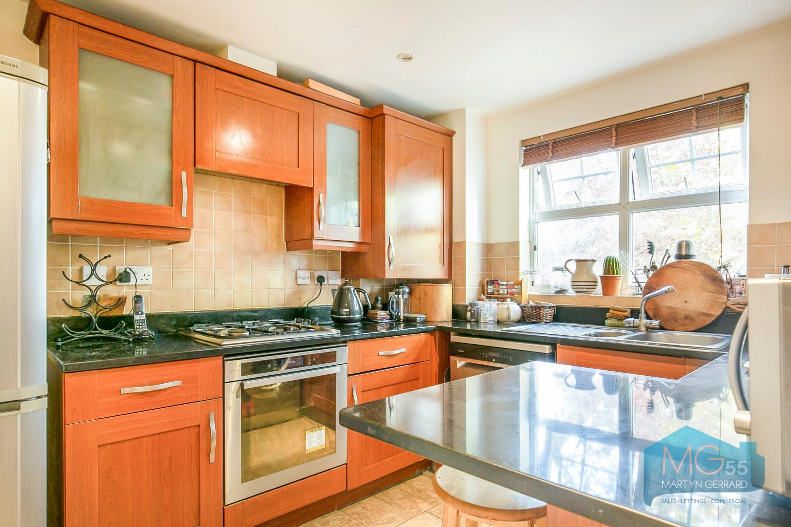 2 bedroom Apartment to rent - Martyn Gerrard