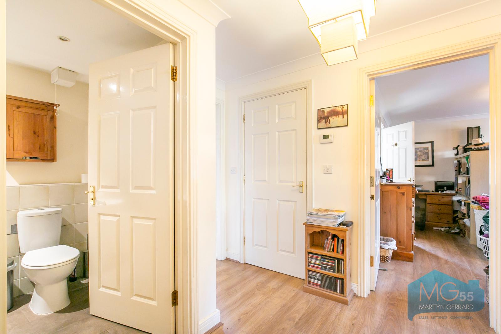 2 bedroom Apartment to rent - Martyn Gerrard