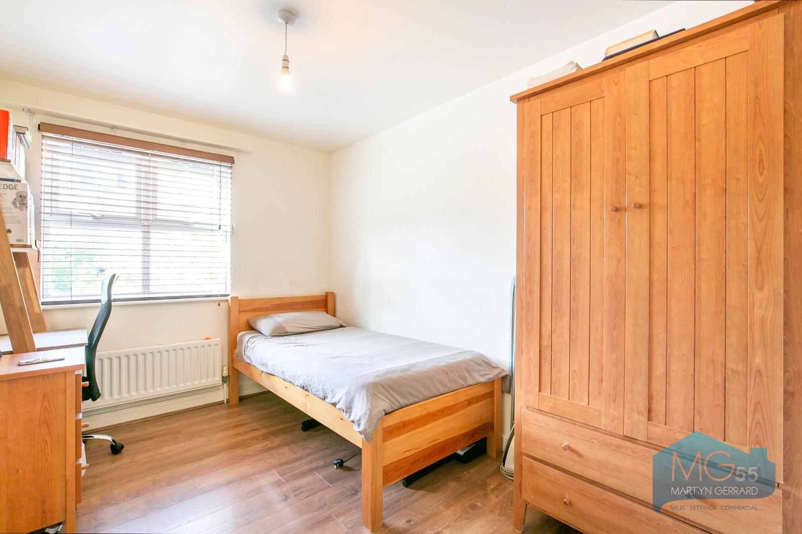 2 bedroom Apartment to rent - Martyn Gerrard