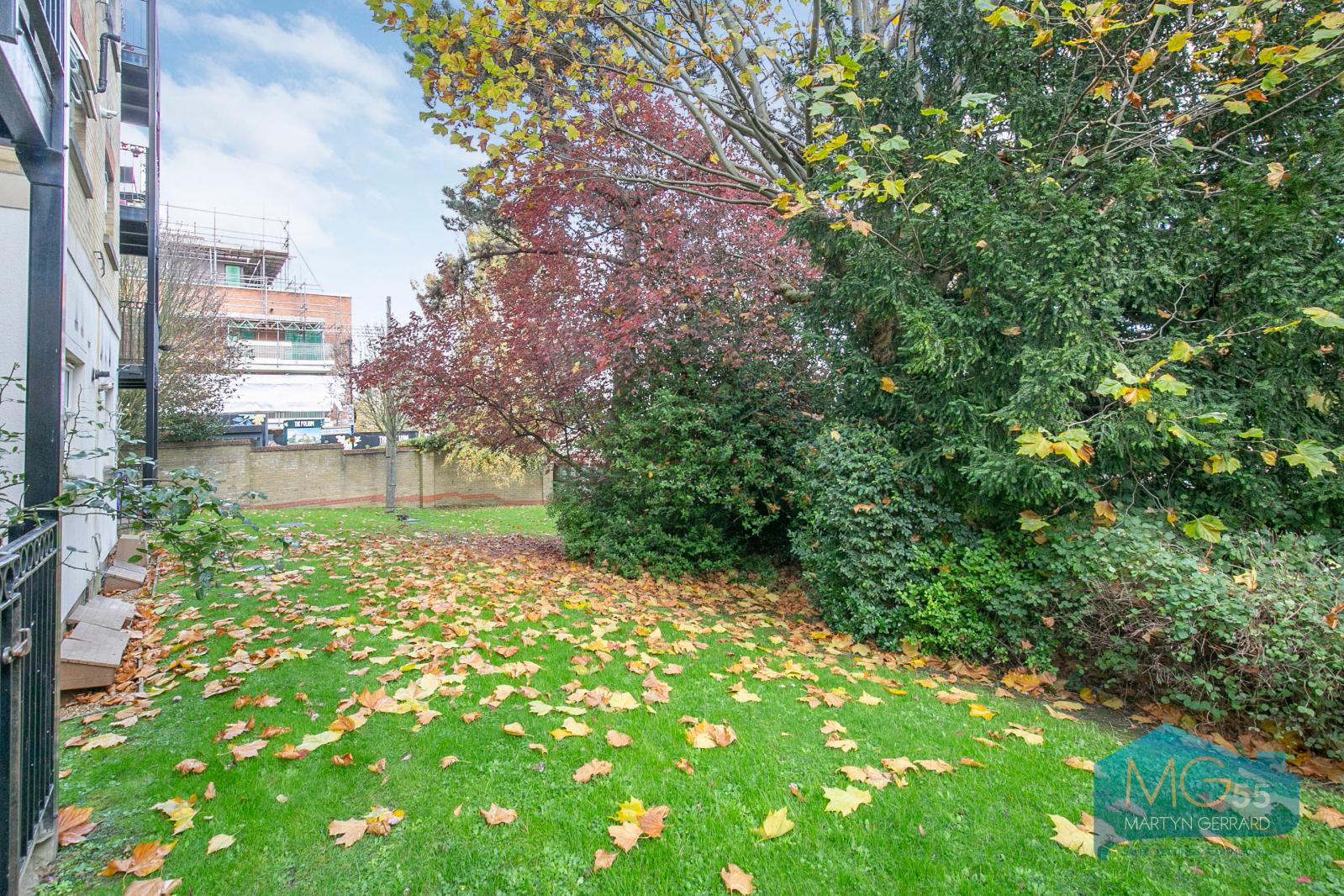 2 bedroom Apartment to rent - Martyn Gerrard
