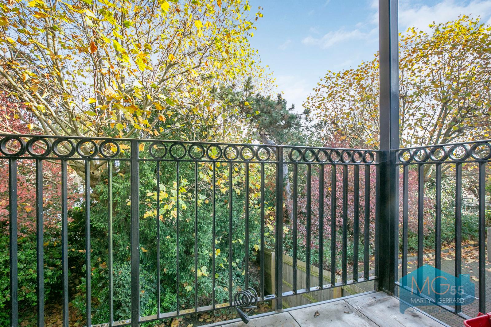 2 bedroom Apartment to rent - Martyn Gerrard