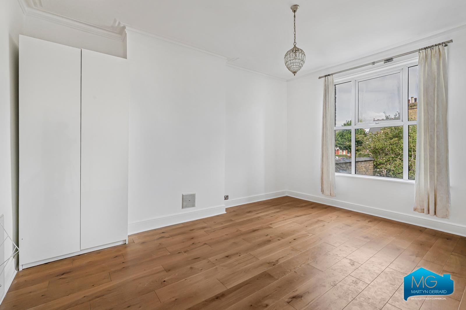 4 bedroom Apartment to rent - Martyn Gerrard
