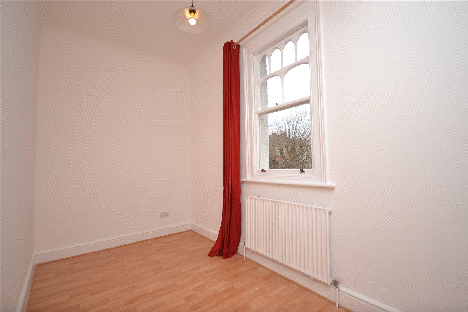 2 bedroom Apartment to rent - Martyn Gerrard