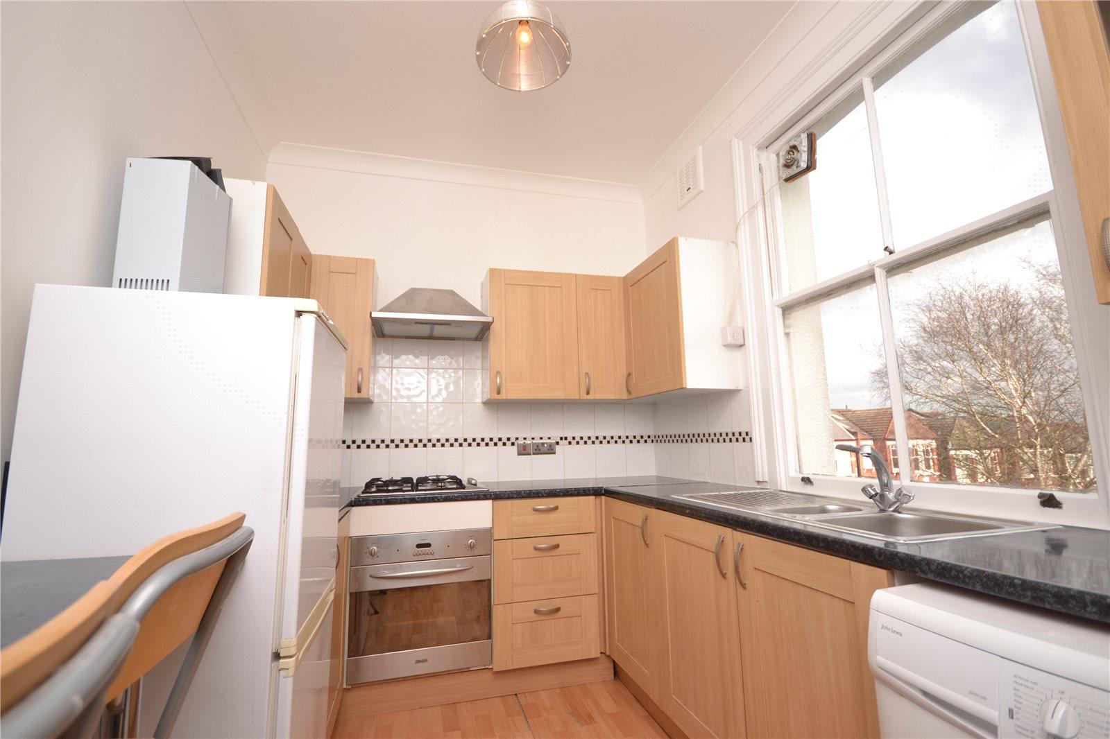 2 bedroom Apartment to rent - Martyn Gerrard