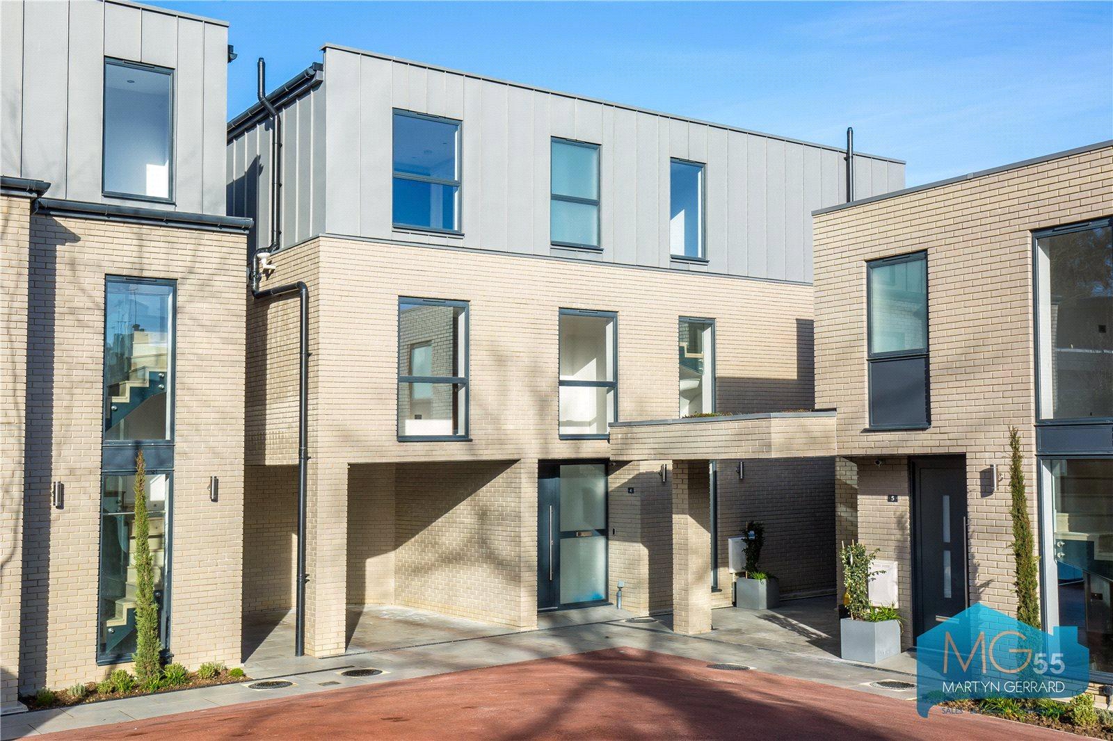 5 bedroom Detached House to rent - Martyn Gerrard