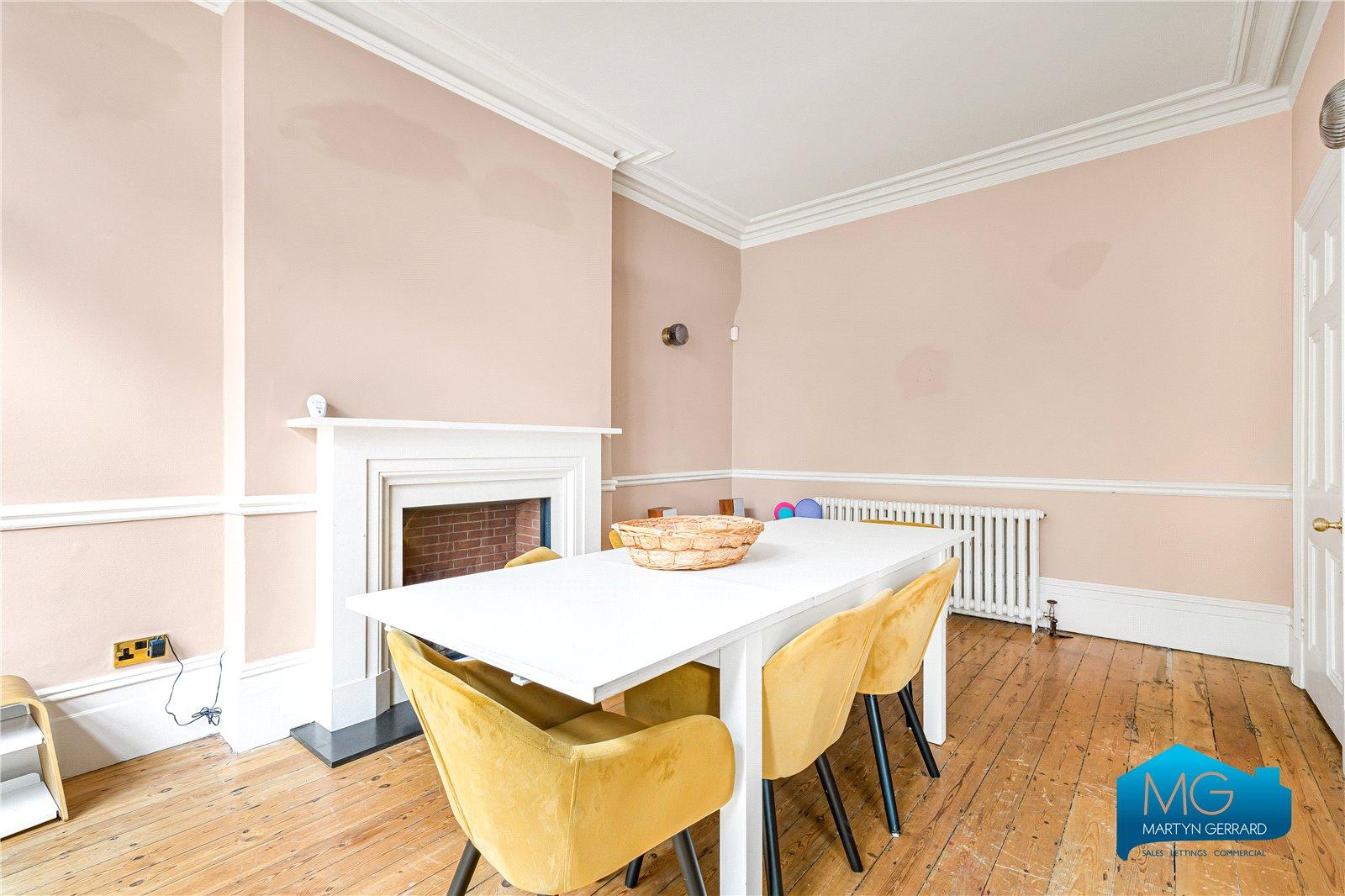 5 bedroom Terraced House to rent - Martyn Gerrard