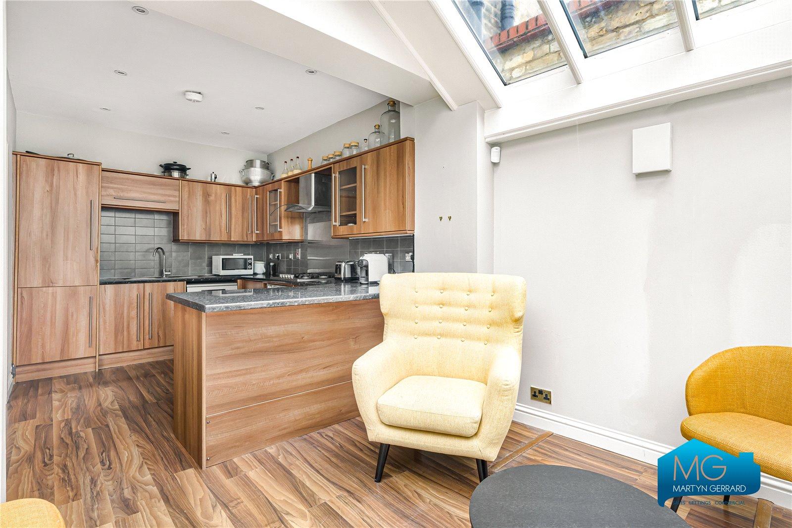 5 bedroom Terraced House to rent - Martyn Gerrard