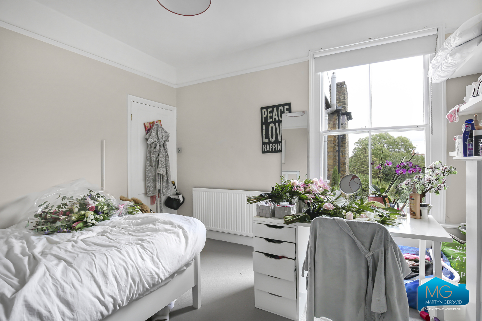 2 bedroom Apartment to rent - Martyn Gerrard