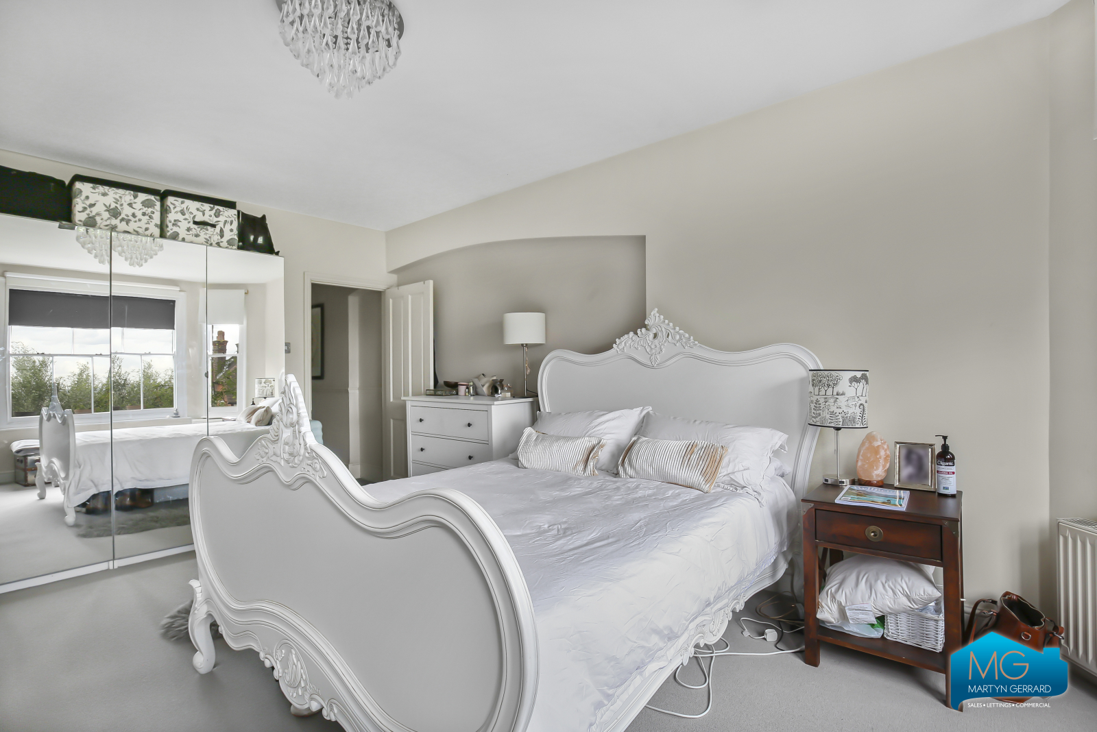 2 bedroom Apartment to rent - Martyn Gerrard