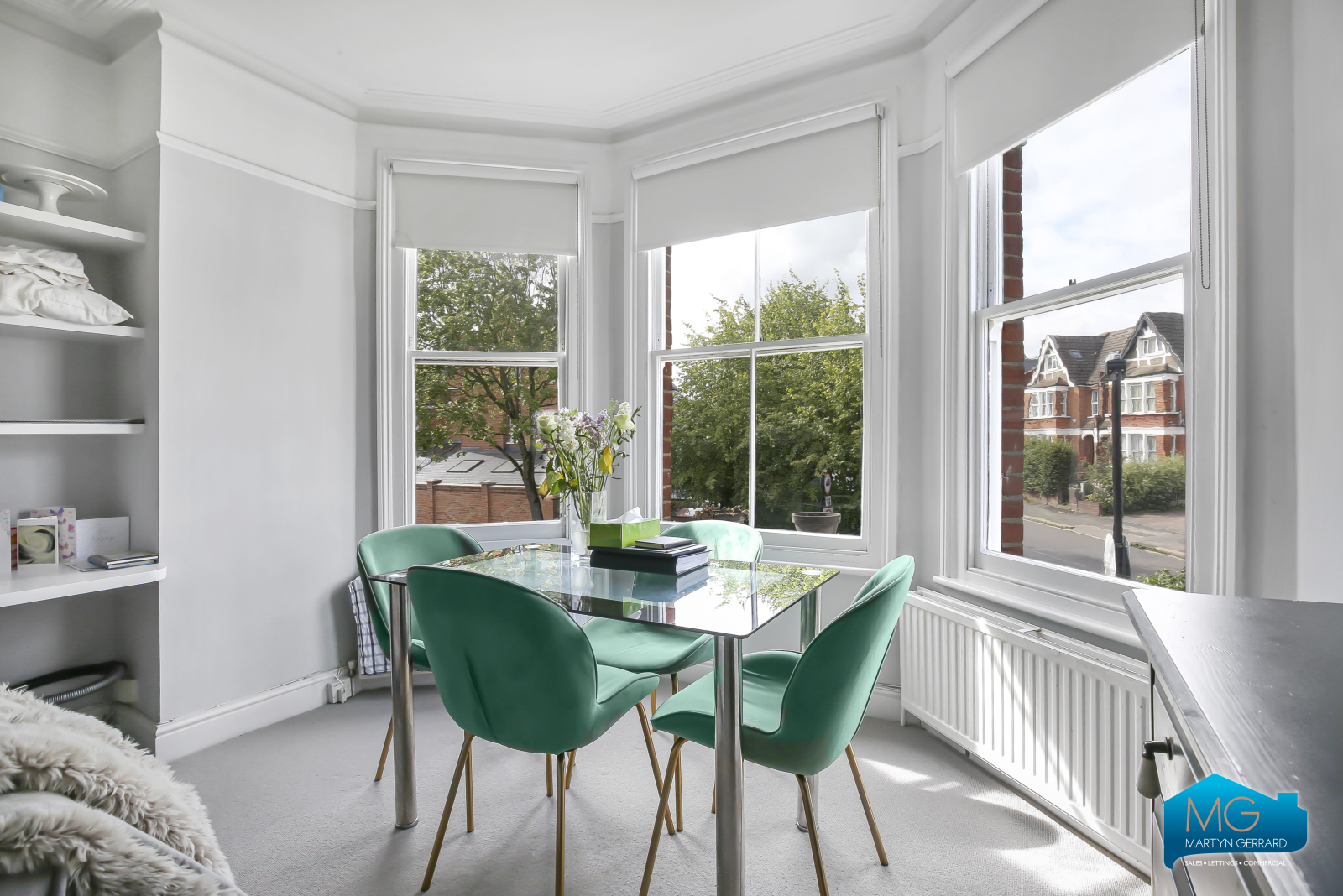 2 bedroom Apartment to rent - Martyn Gerrard