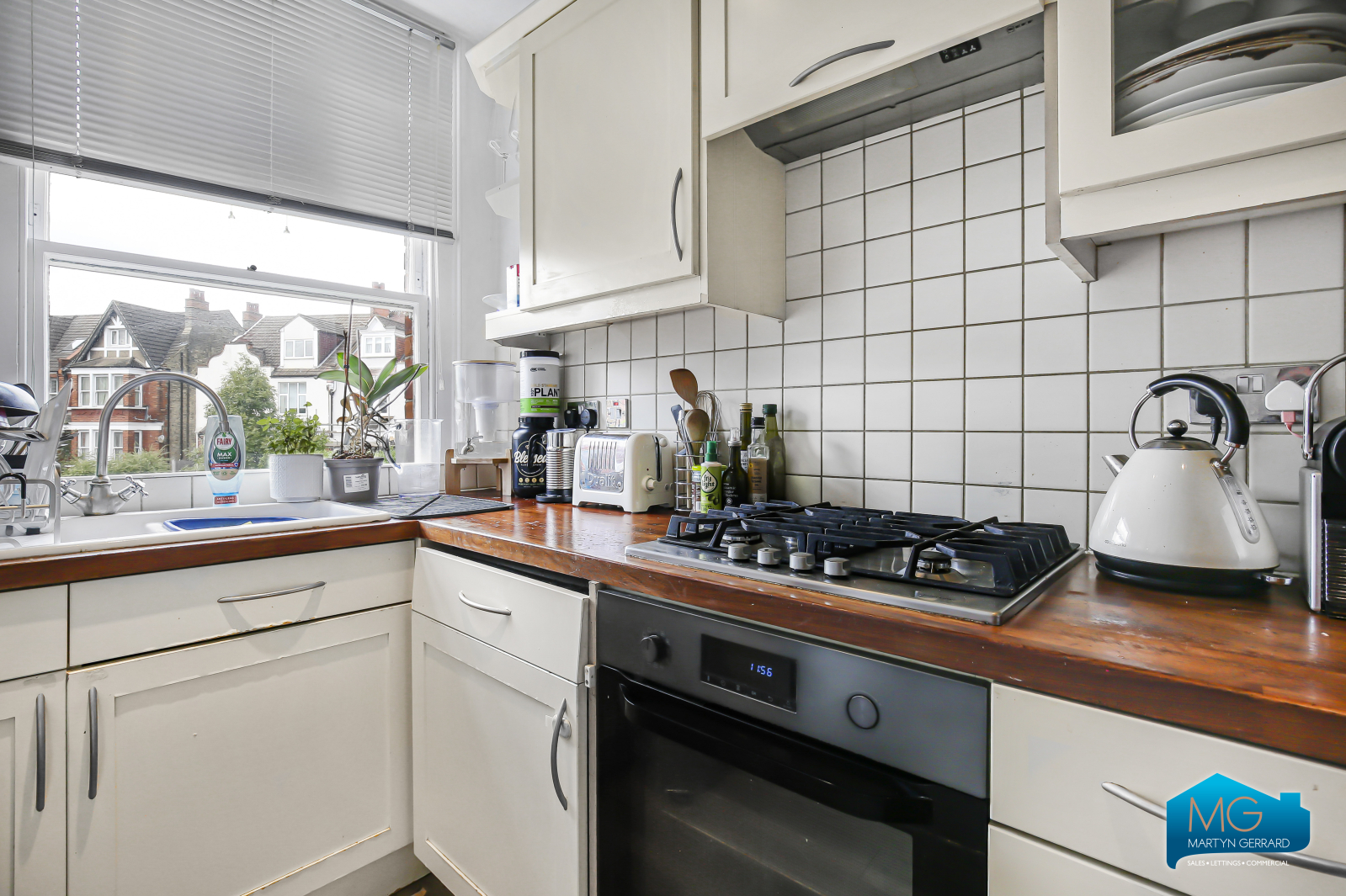 2 bedroom Apartment to rent - Martyn Gerrard