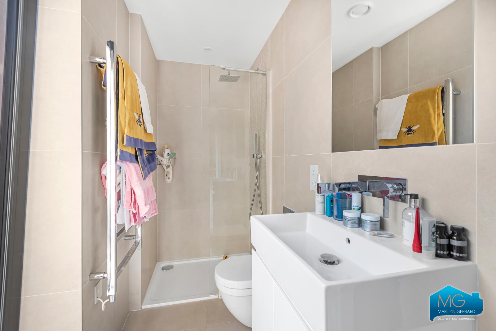 2 bedroom Apartment to rent - Martyn Gerrard