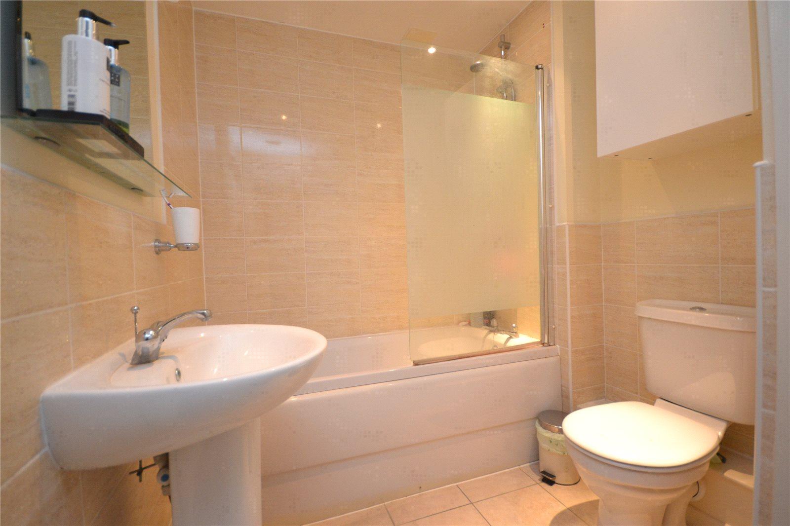 2 bedroom Property to rent - Martyn Gerrard