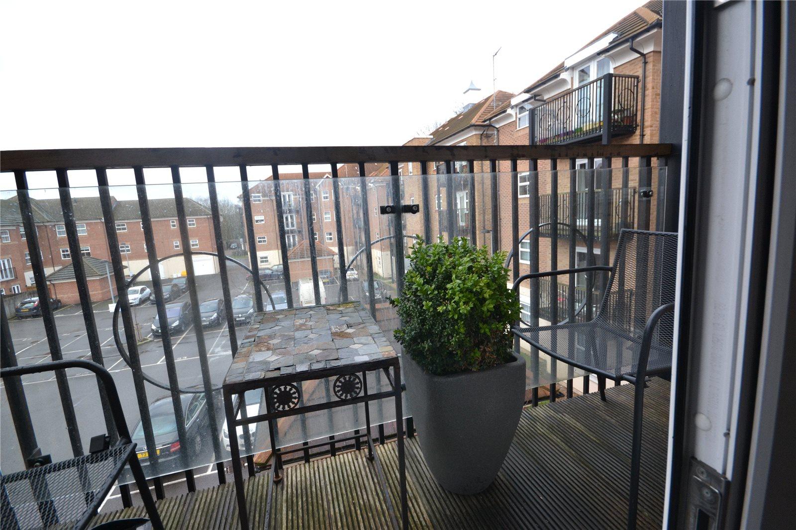 2 bedroom Property to rent - Martyn Gerrard