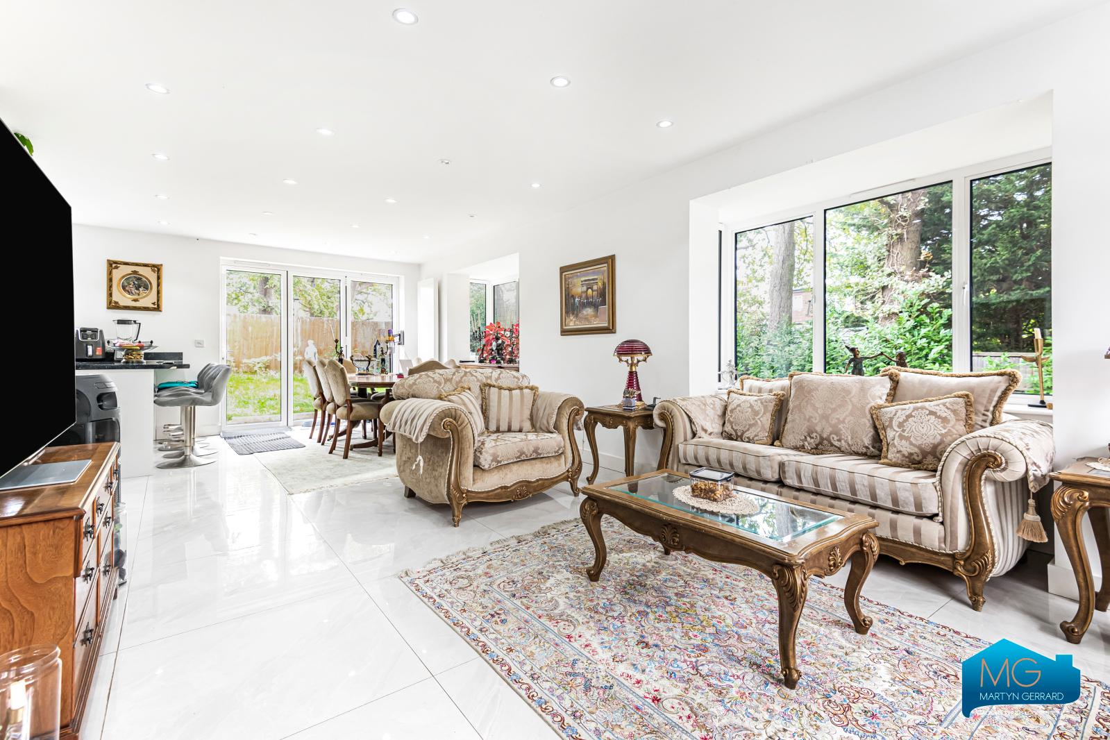 4 bedroom Detached House to rent - Martyn Gerrard