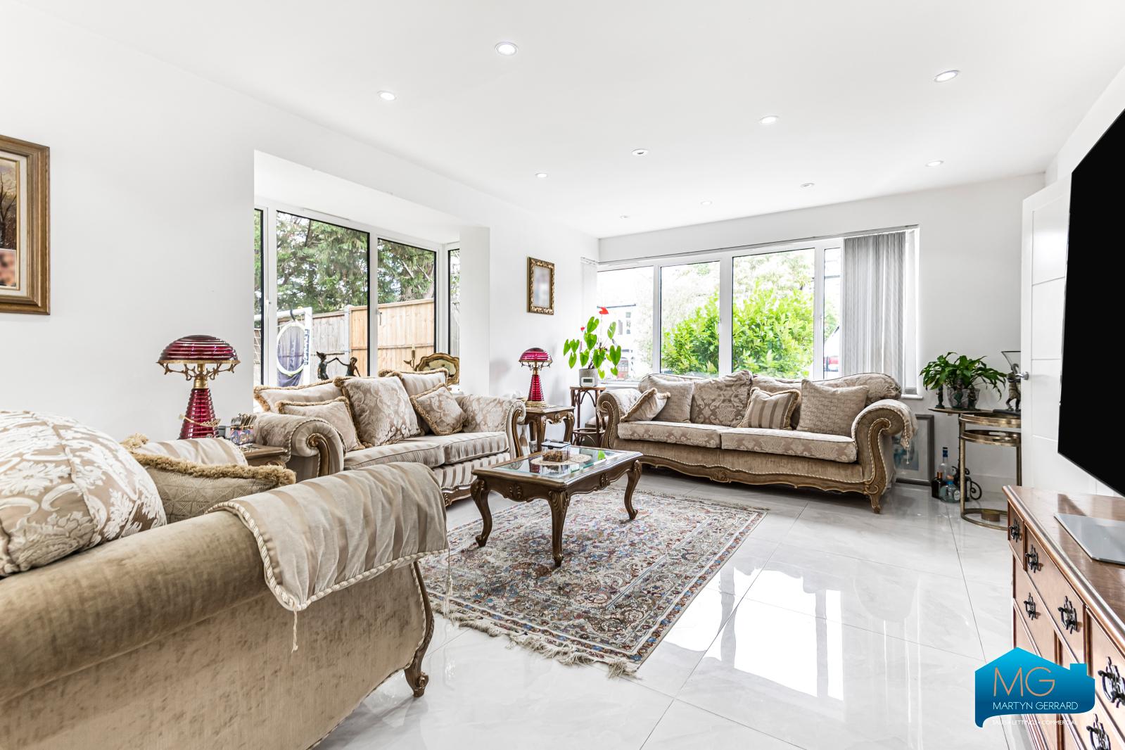 4 bedroom Detached House to rent - Martyn Gerrard
