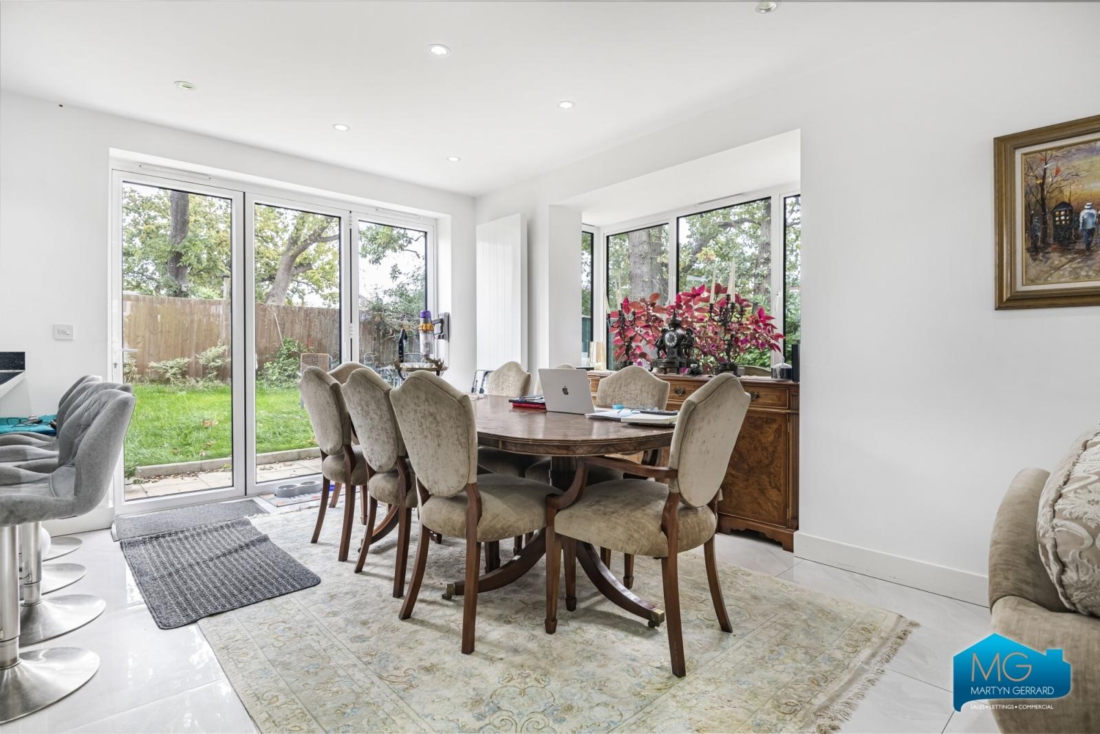 4 bedroom Detached House to rent - Martyn Gerrard