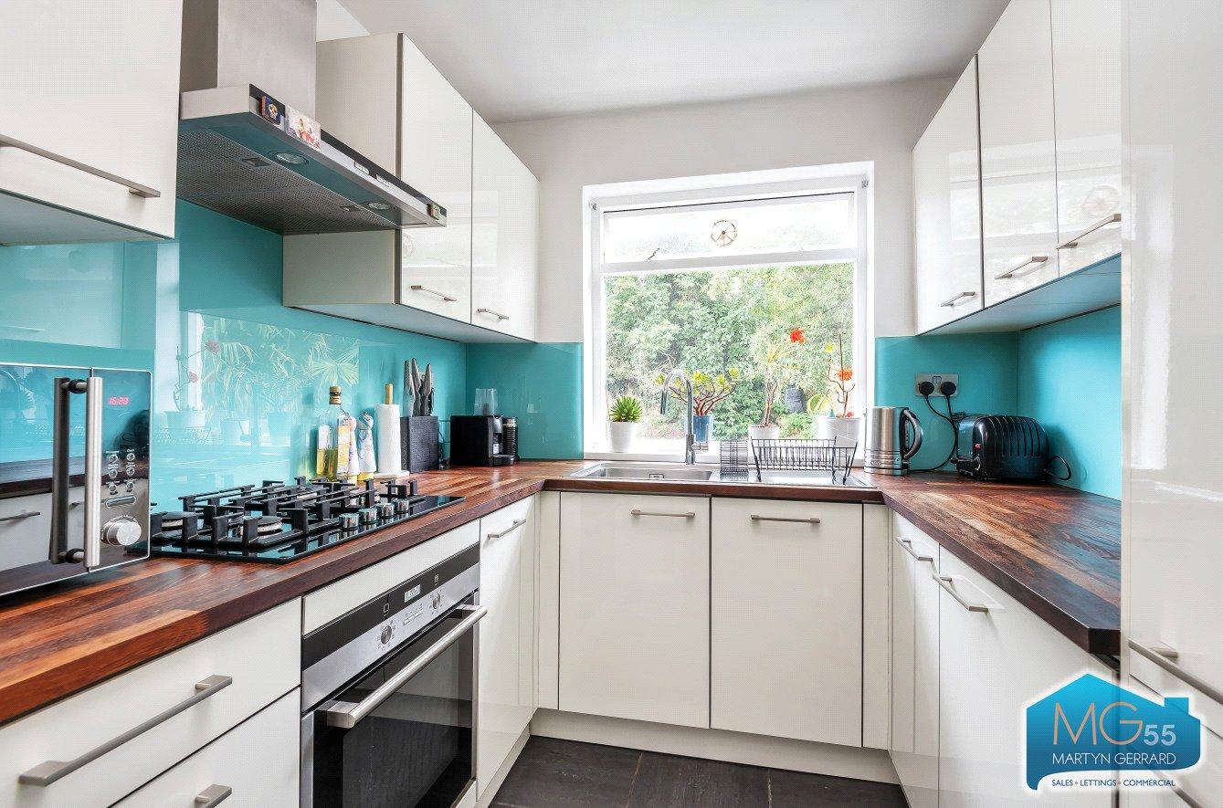 3 bedroom Apartment to rent - Martyn Gerrard