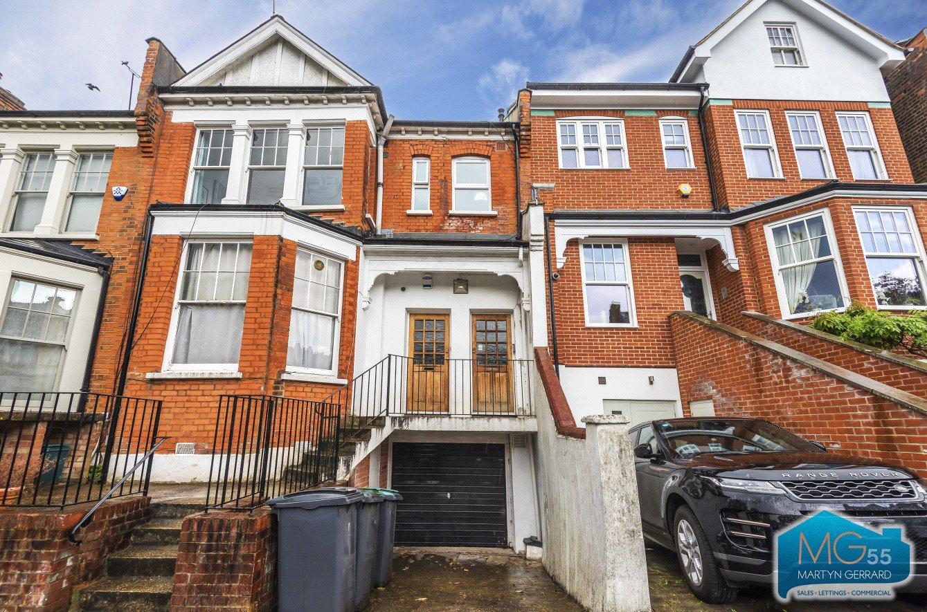 3 bedroom Apartment to rent - Martyn Gerrard