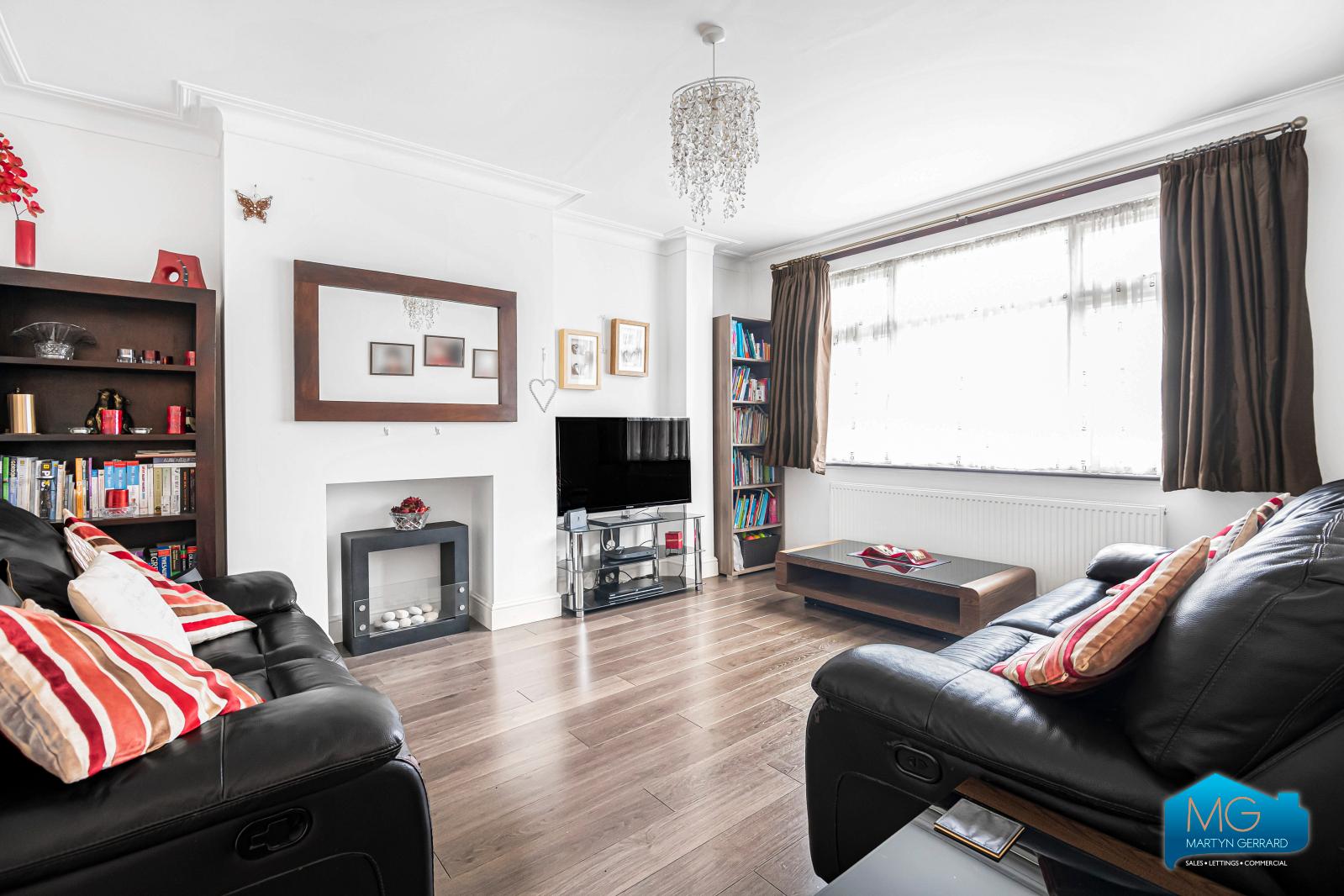 3 bedroom End of Terrace House to rent - Martyn Gerrard