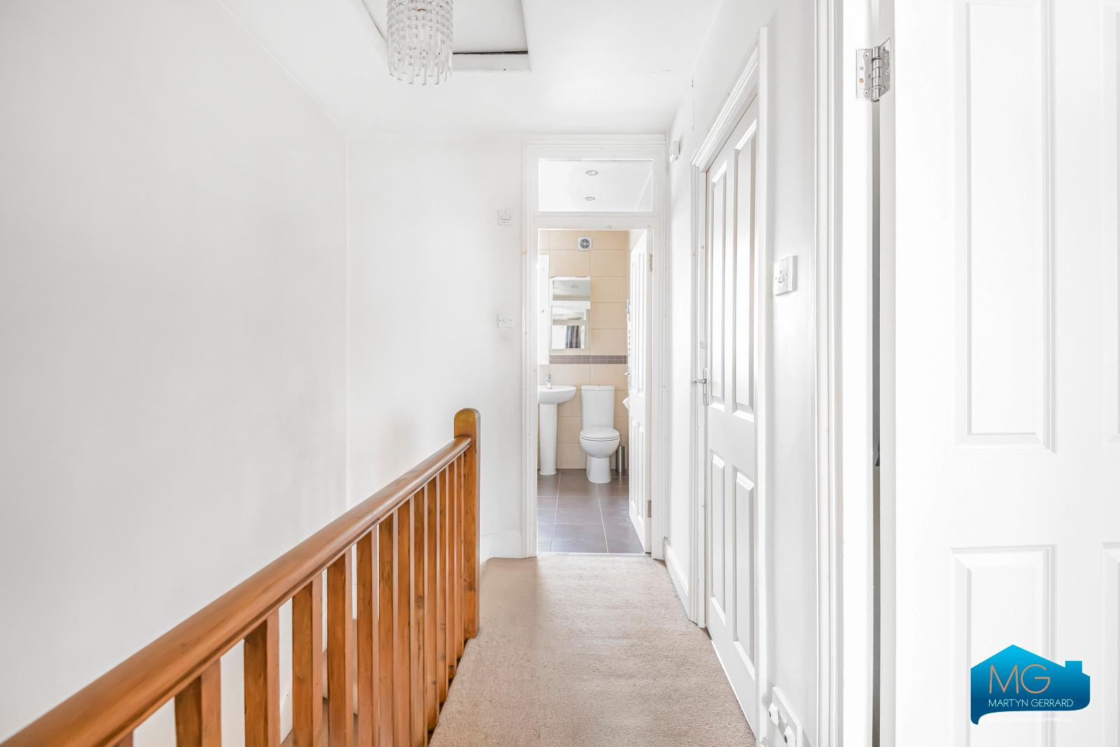 3 bedroom End of Terrace House to rent - Martyn Gerrard