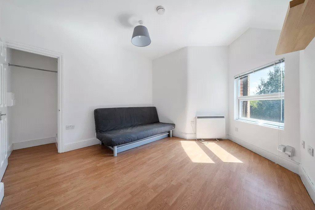 Apartment to rent - Martyn Gerrard