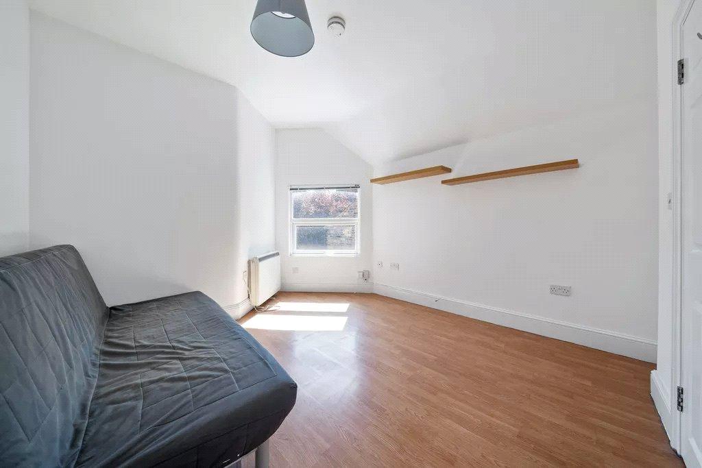 Apartment to rent - Martyn Gerrard