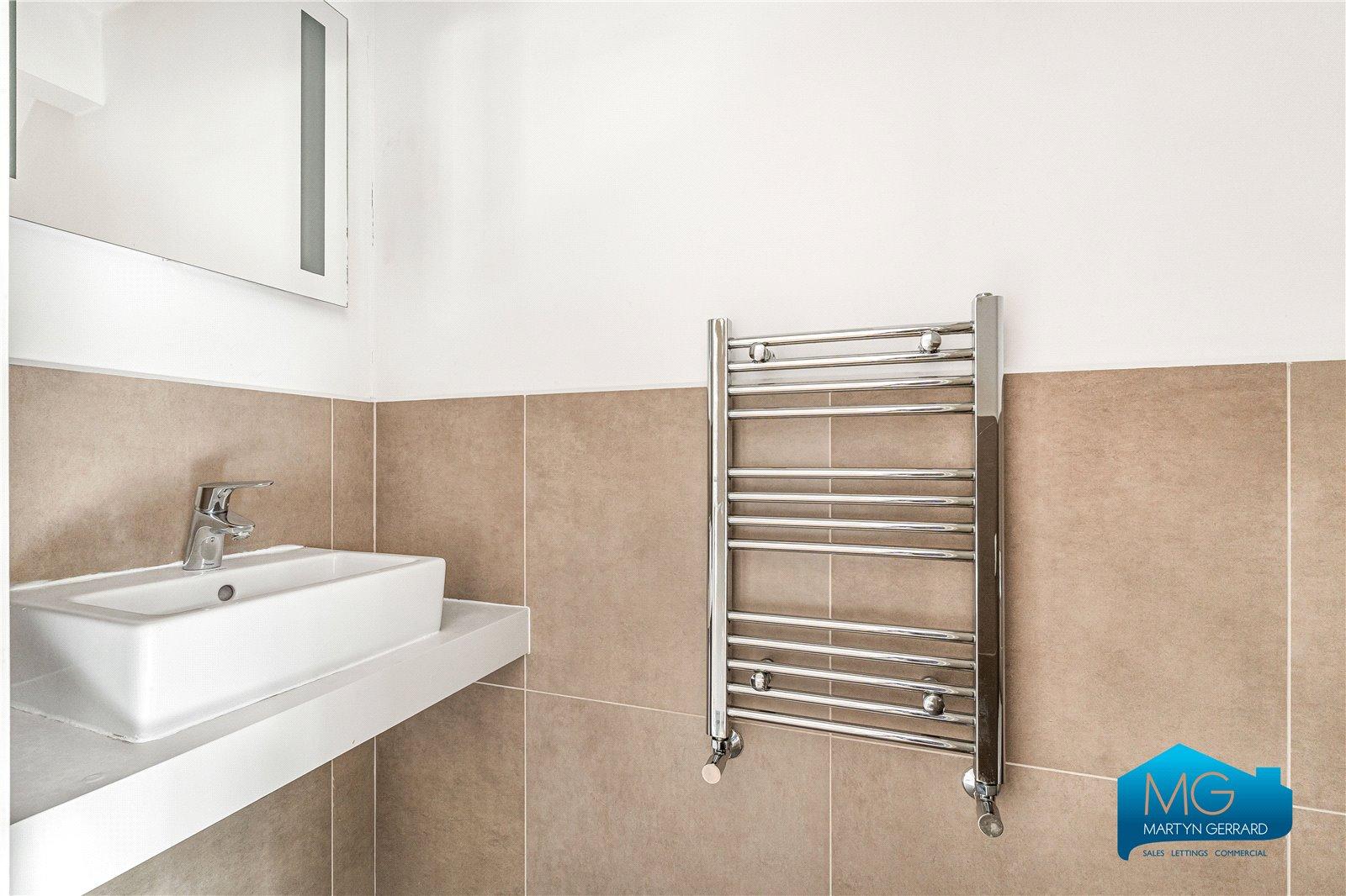 2 bedroom Terraced House to rent - Martyn Gerrard