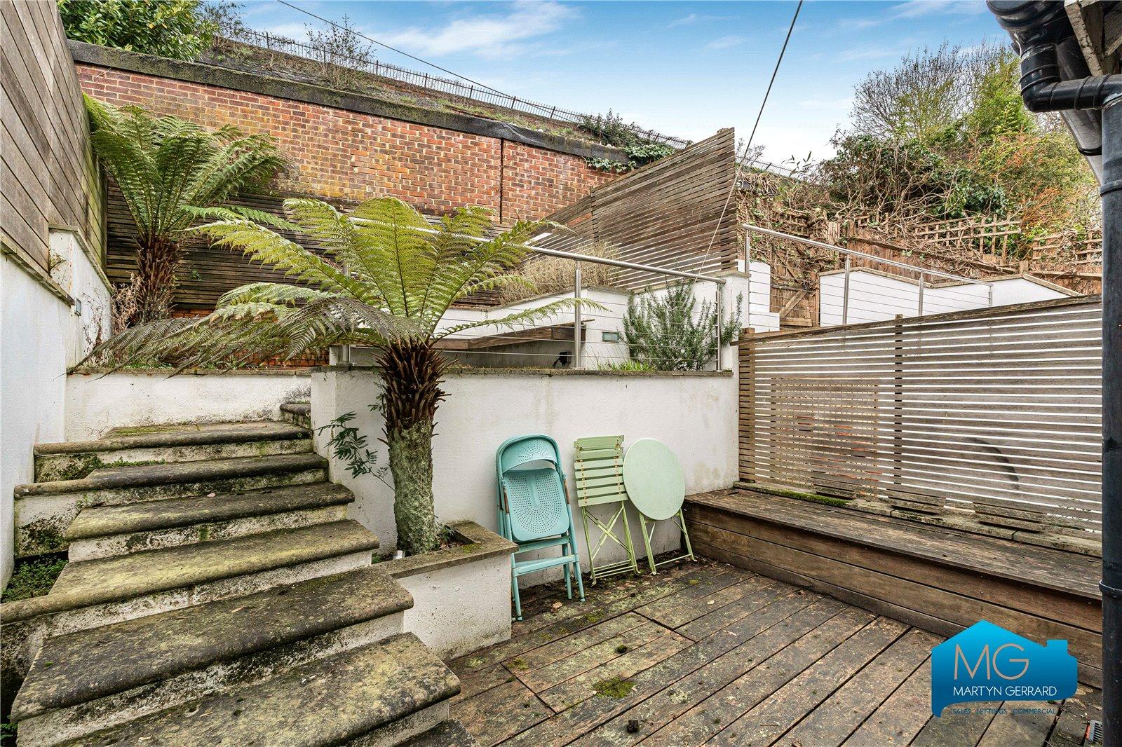 2 bedroom Terraced House to rent - Martyn Gerrard