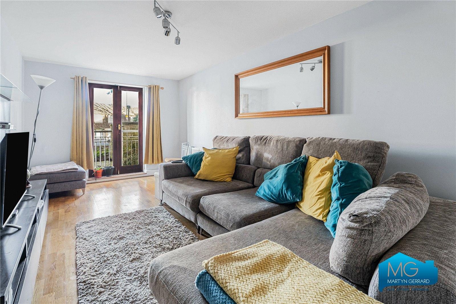 2 bedroom Ground Floor Flat to rent - Martyn Gerrard